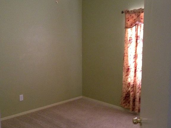 3rd image of 250 E Calle Puente Lindo