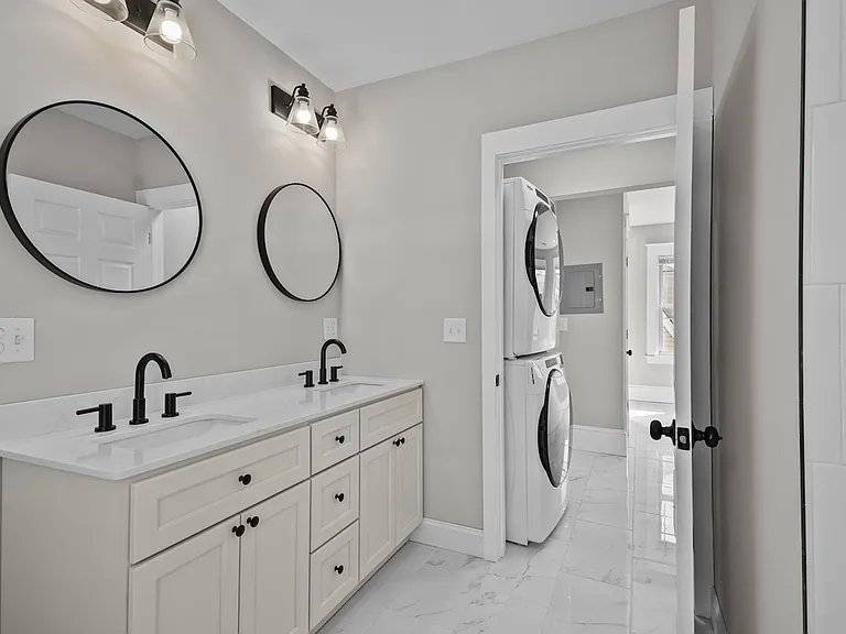 460 Eaton St #1 — Photo 22