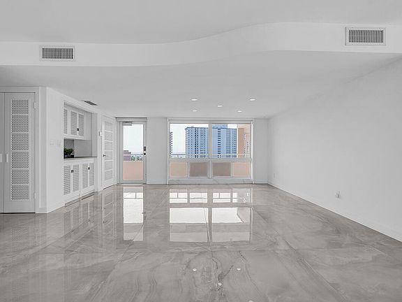 5th image of 201 N Riverside Drive #802