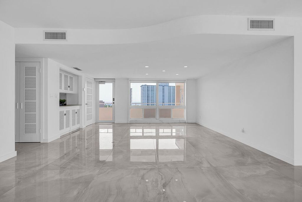 201 N Riverside Drive #802, photo 7