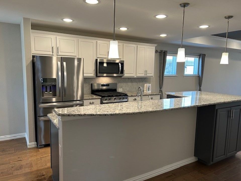 1237 Revolution Dr, Aubrey, TX - View 3