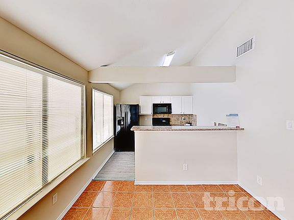 5th image of 3106 Boynton Dr