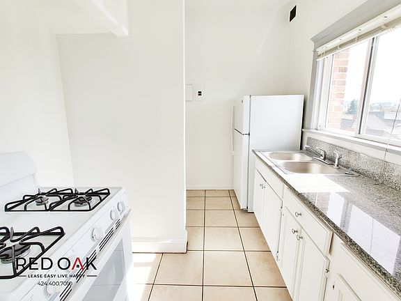 4th image of 945 Beacon Ave APT 409