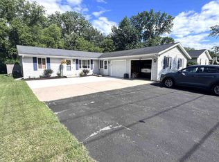 1295 Crestwood Dr, Green Bay, WI 54313