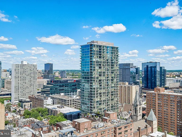 2020 Walnut St #28A — Photo 9