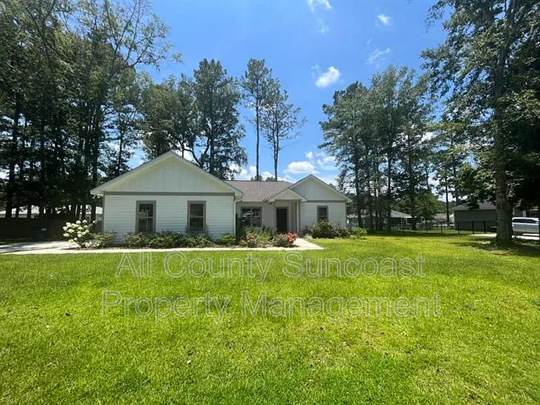 1605 Willow Rd — Photo 1