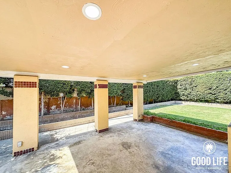 1770 W Chateau Ave — Photo 28