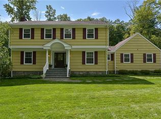 51 Greenbriar Dr, Chappaqua, NY 10514