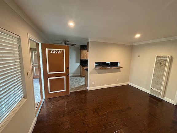 2nd image of 2205 1/2 Grand Ave