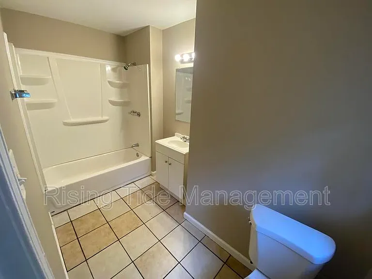 405 Lance Ln — Photo 9