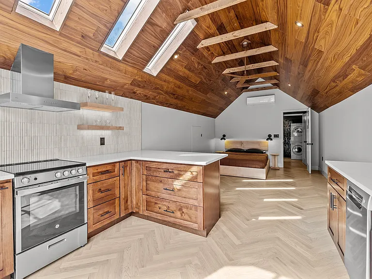 805 Woodruff Pl — Photo 3