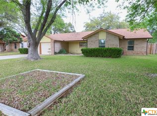 1618 Eastwood Dr, Seguin, TX 78155