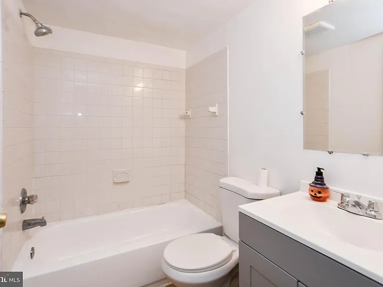 1704 Montana Ave NE — Photo 13