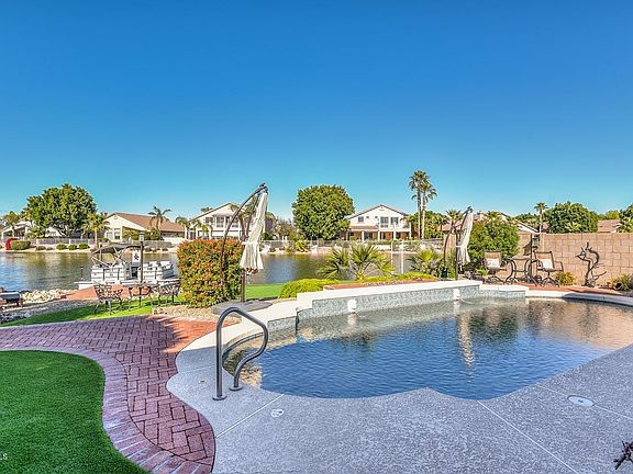 3rd image of 7046 W Rose Garden Ln