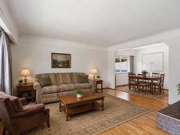 2nd image of 993 McCallum Rd