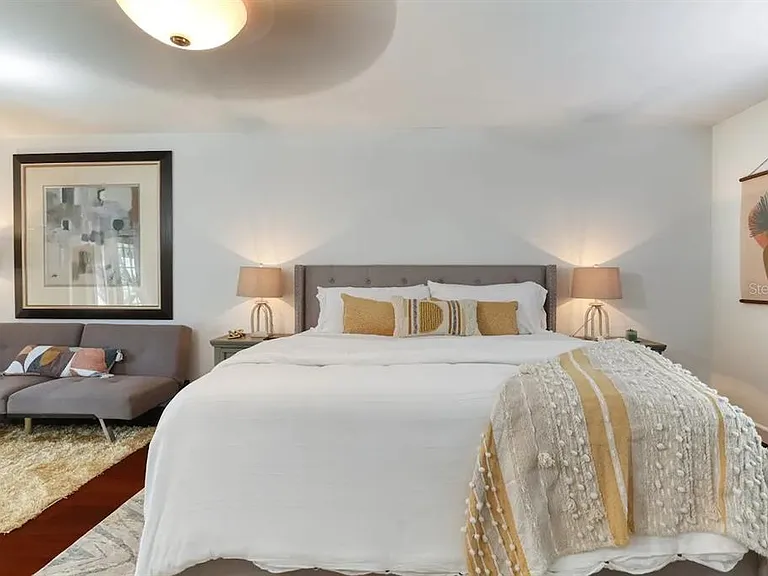 4014 W Palmira Ave — Photo 24