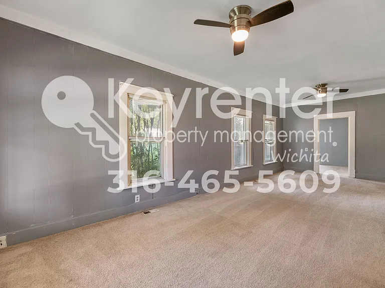 325 N Tracy St — Photo 7