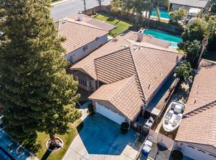 9909 Mona Lisa Ln, Bakersfield, CA 93312