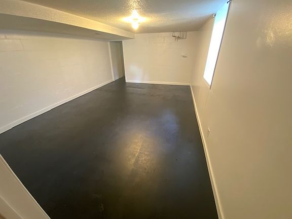 4th image of 4037 Fremont Ave N #4037