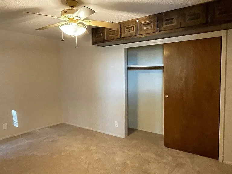 708 Western Dr — Photo 7