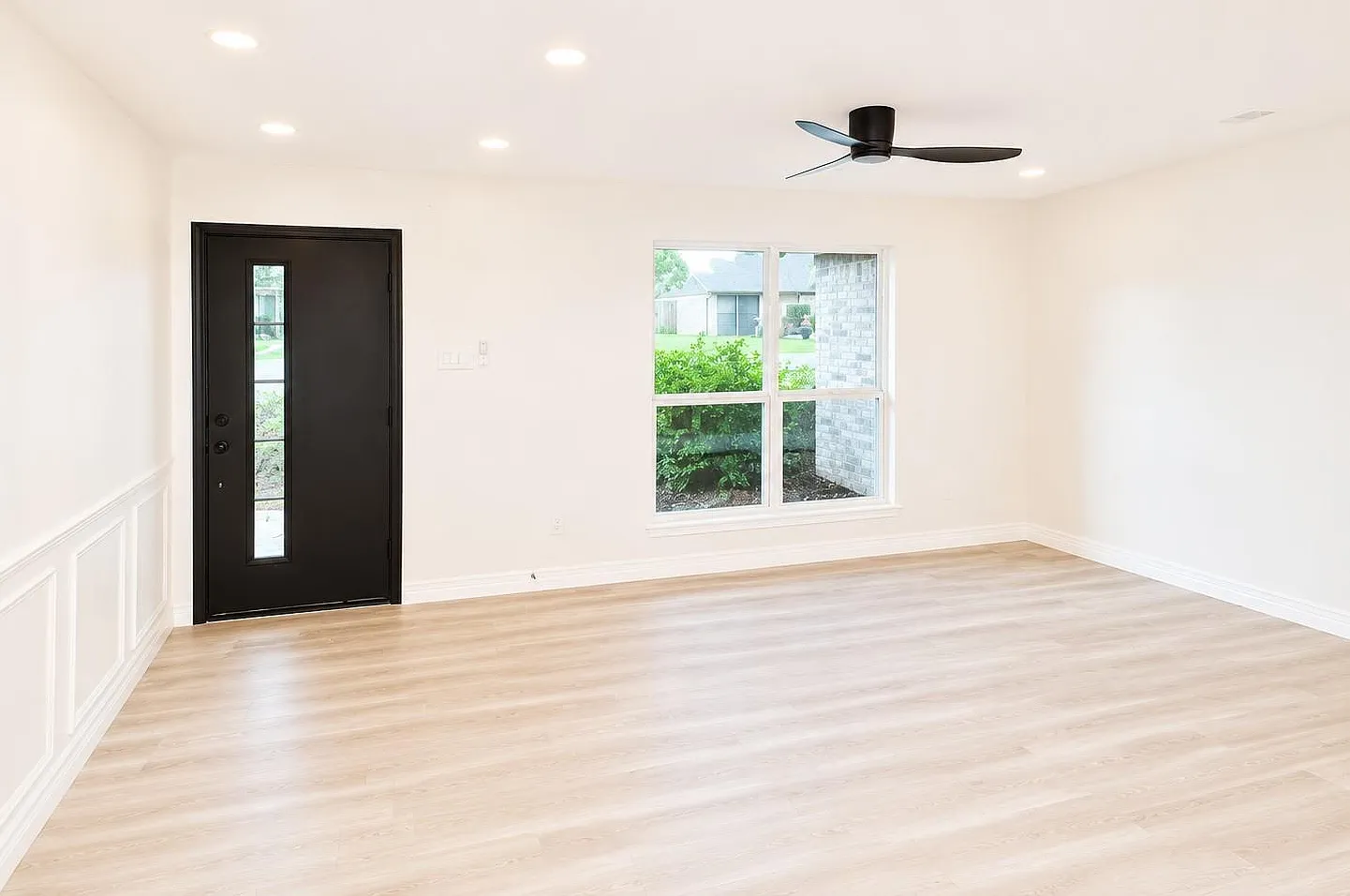 3 bed, 2.0 bath, 1511 sqft, $2,000 — Photo 4