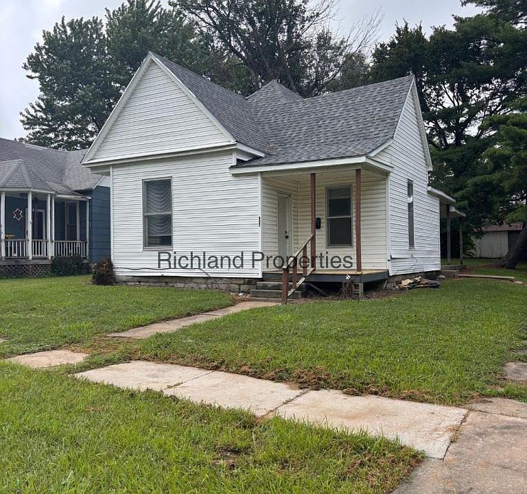 1st image of 621 E 9th St