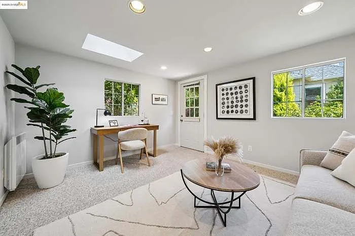 5373 James Ave — Photo 8