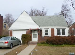 207 Highwood Ave, Leonia, NJ 07605