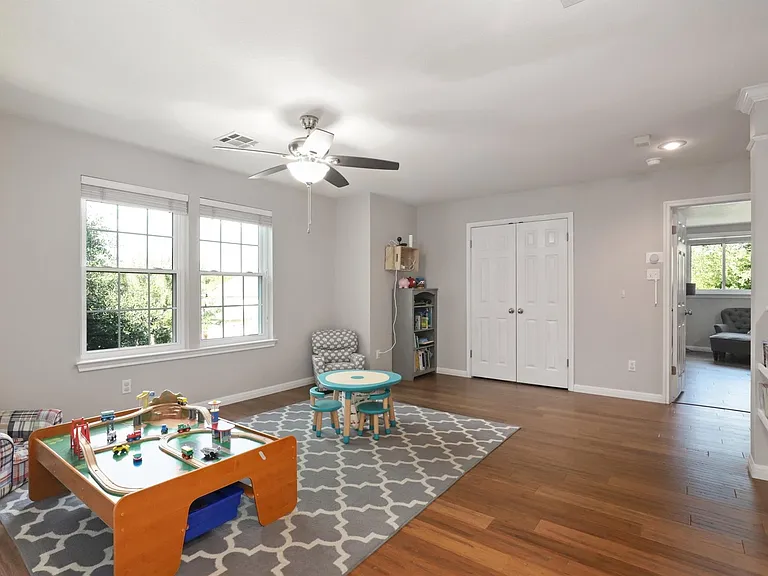 18121 Whitewater Cv — Photo 27