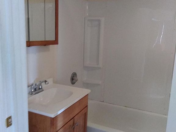 5th image of 2 Elm Ave #2.5