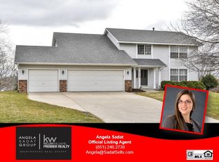 2367 Whitefield Dr, Woodbury, MN 55125