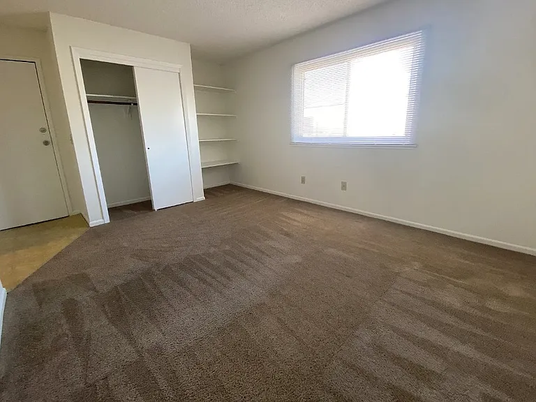 1228 E St #10 — Photo 3