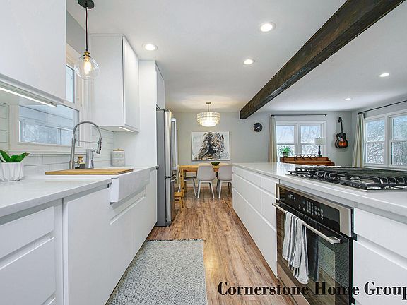 3rd image of 3556 Bayberry Dr NW
