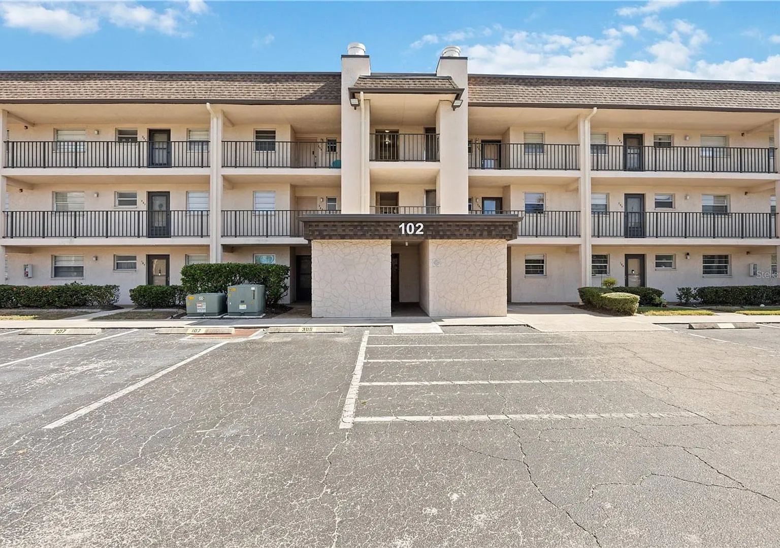 Furnished Annual - Close to Venice Beach! — Photo 1