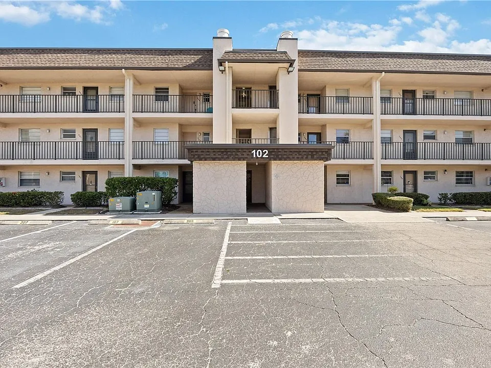 102 Capri Isles Blvd #106
