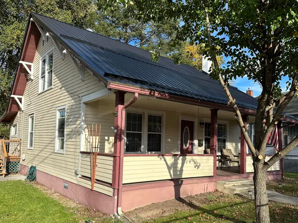 155 Mountain Ave, White Sulphur Springs, WV 24986