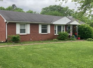 6 Lexington Dr, Clarksville, TN 37042
