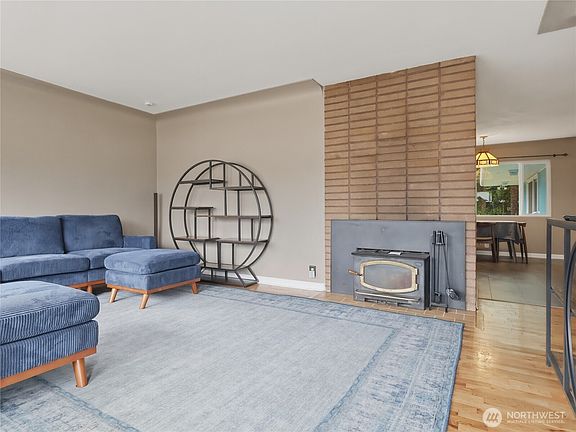 5th image of 227 N Blakeley Street