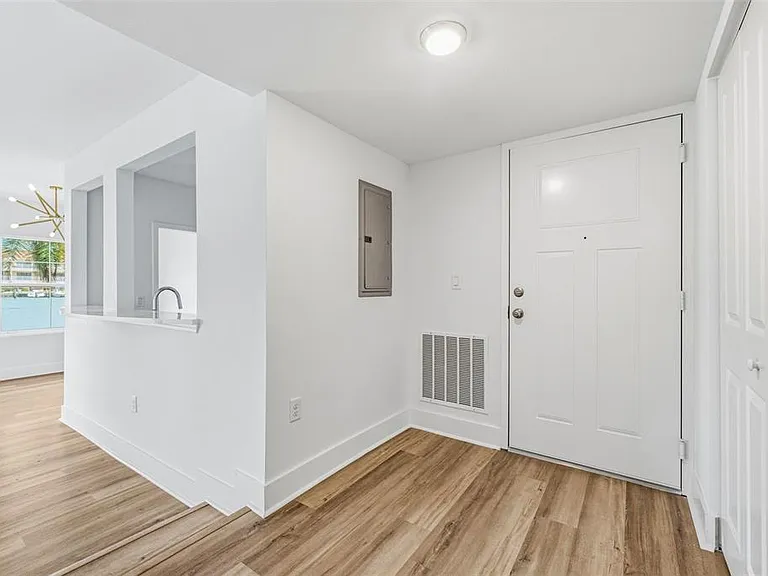 554 Plaza Seville Ct #103 — Photo 18