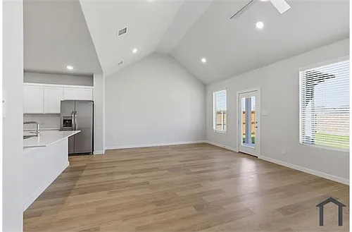 637 Sierra Rdg Photo 1