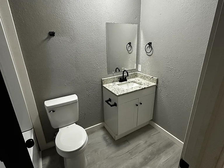 1200 N Cedar Ave #424 — Photo 7