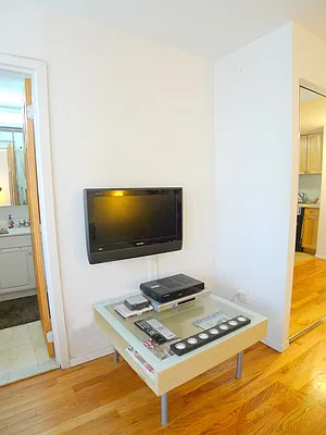 Rented by Sotheby's International Realty | media 38