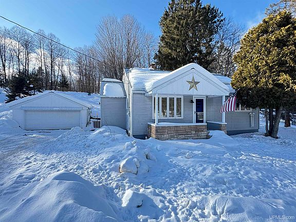 4th image of 725 W Ice Lake Rd