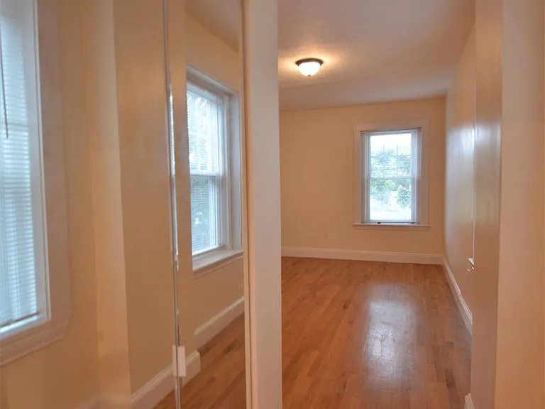 191 Winthrop Rd #5 — Photo 9