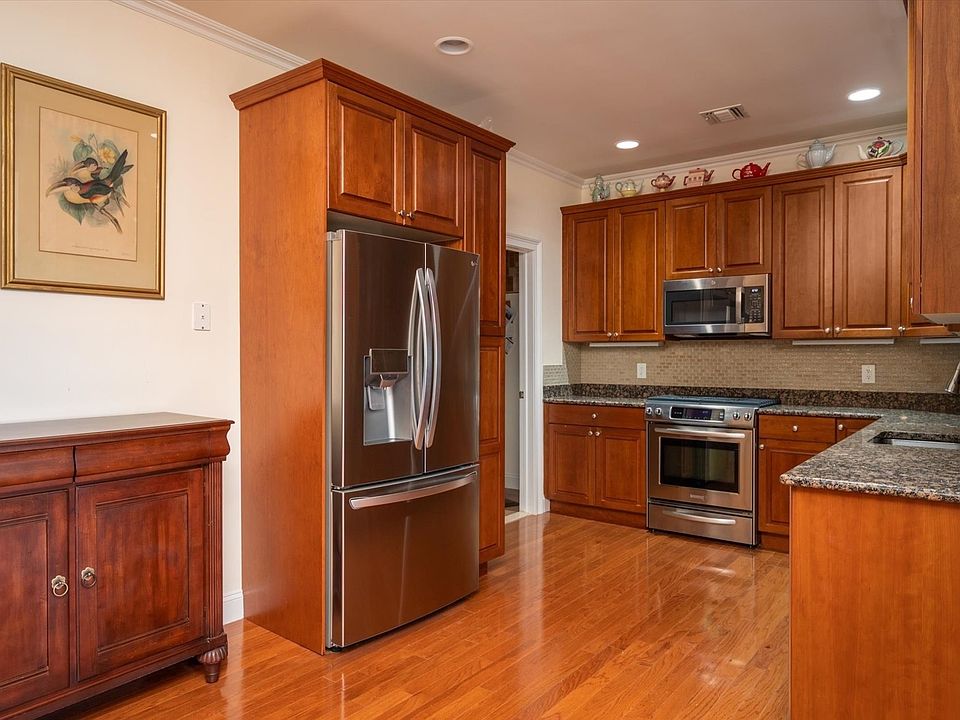 Meadowbrook Pointe 305 Trotting Ln Westbury NY Zillow