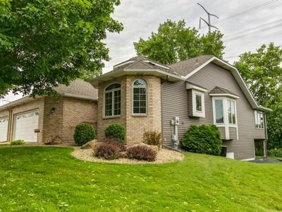 3027 Highpointe Curv, Roseville, MN, 55113