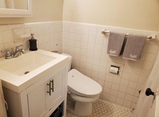 2209 40th St NW APT 2, Washington, DC 20007
