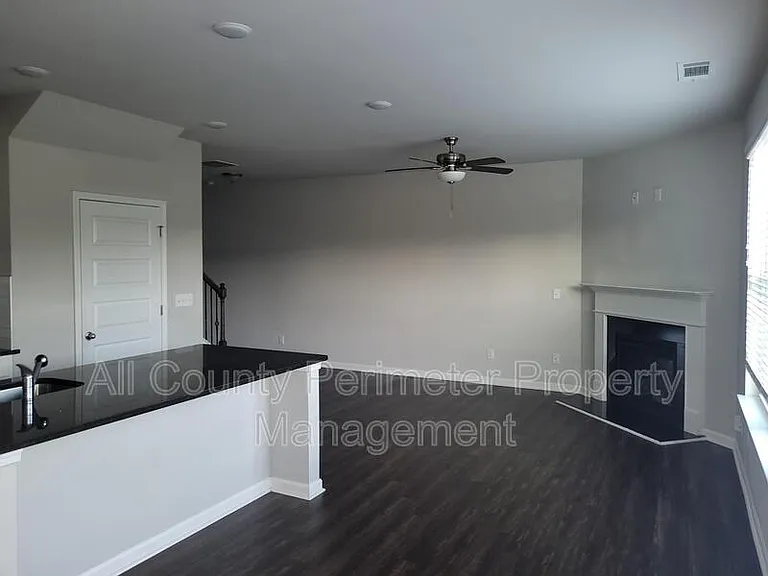 3796 Prospect Point Dr — Photo 6