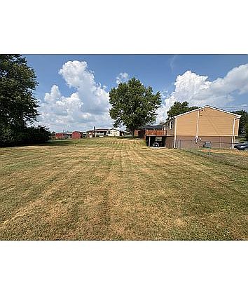 Huge Fenced Backyard 