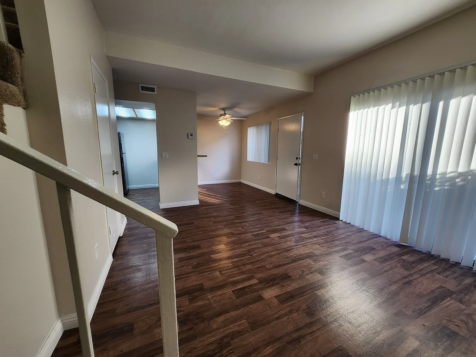 2 bed, 1.5 bath, 870 sqft, $2,650 — Photo 2